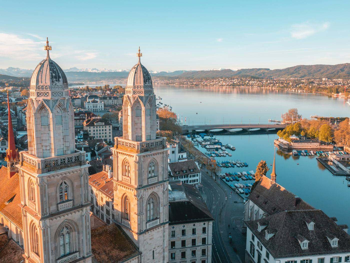 Grossmünster und Zürichsee, Einsatzgebiet der Haustechnik Strittmatter GmbH
